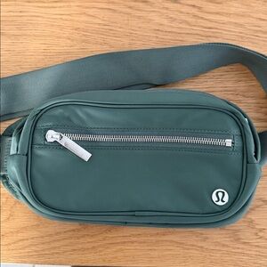 lululemon athletica Olive Belt Bag